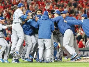 Urías gana el definitivo para Dodgers; emula al toro