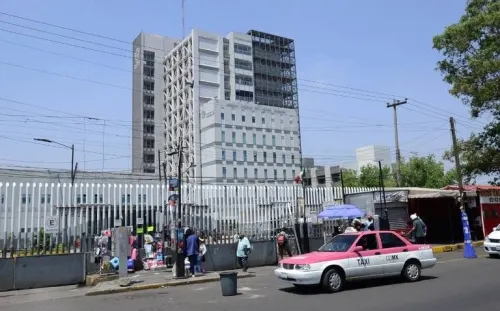 Colapsa morgue en Hospital ISSSTE Zaragoza; cadáveres van a camión