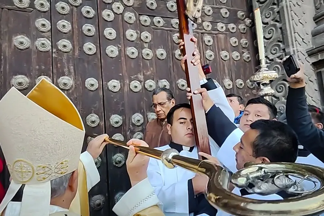 Apertura Puerta Del Perdon Catedral Pue