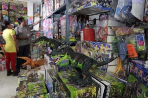 Ventas bajas reportan comerciantes establecidos ante llegada de Reyes Magos