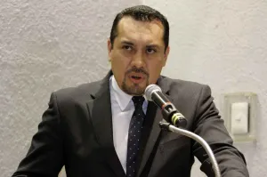 Salida de ex titular DERI no fue por colusión con robo de combustible: Santizo