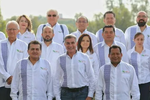 Tony Gali trabaja para mejorar la educación media superior