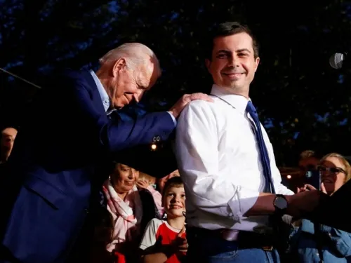 Biden elegirá a Pete Buttigieg como secretario de Transporte