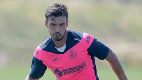 Oswaldo Alanís se desvincula del Getafe
