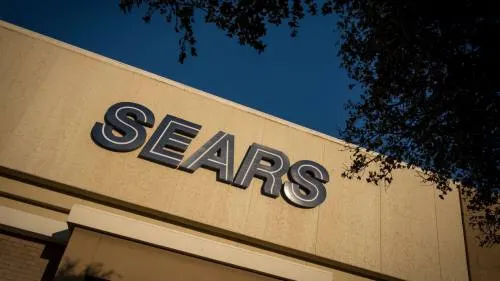 Presidente de Sears lidera subasta por la empresa con una oferta de 5,200 mdd: fuentes
