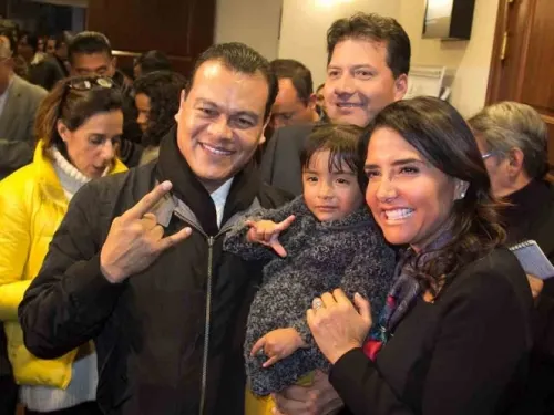 Alejandra Barrales y Juan Zepeda renuncian al PRD