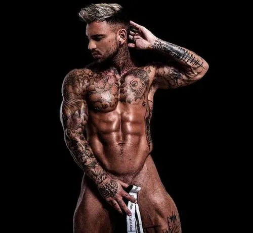 Sean Pratt sube fotos tocando el límite de lo permitido en Instagram