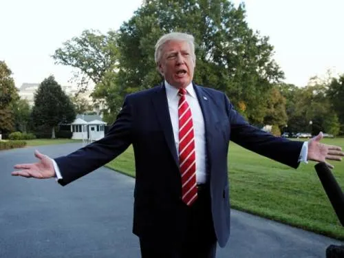 Una construcción completa del muro, Trump pide al Congreso