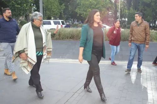 Pachequistas encaran a Rivera Vivanco afuera de palacio municipal