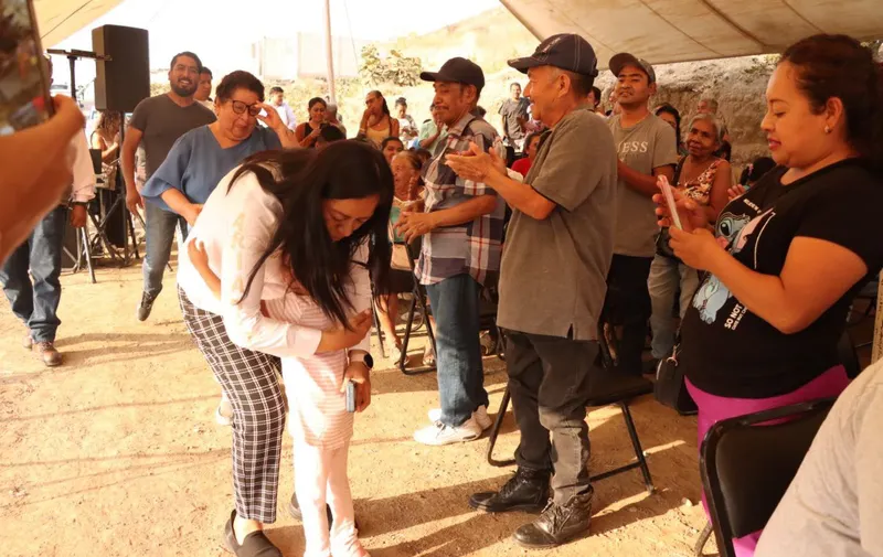 Inaugura Ariadna Ayala ampliación de red eléctrica en la colonia Universidades, en Atlixco