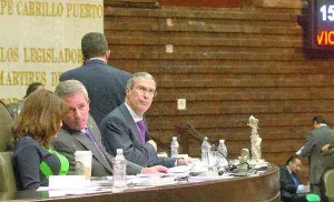 Pensión universal es aprobada en lo general en San Lázaro