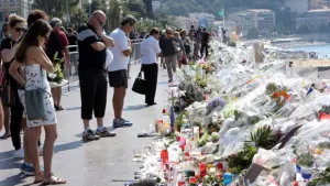Familiares de víctimas de ataque en Niza denunciarán al Estado francés