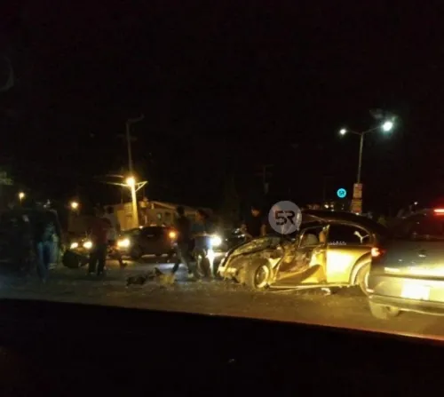 Tras choque, hombre resulta prensado sobre la federal a Tehuacán