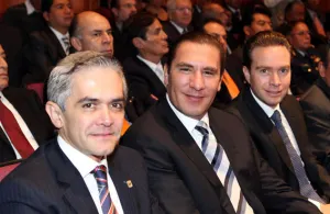 Gabino Cué avala su informe de labores, desempeño de RMV al frente de la Conago