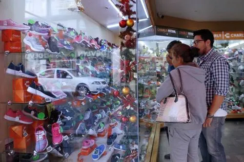 Poblanos gastaron en promedio mil 675 pesos por persona para celebrar la Navidad y Año Nuevo
