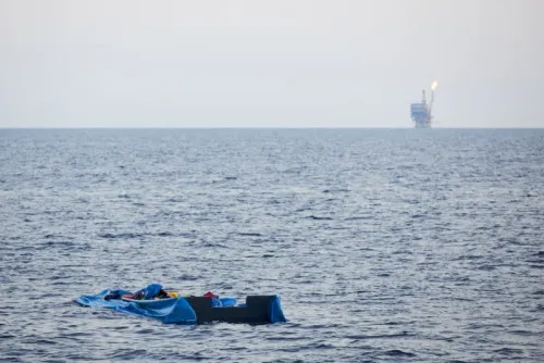 Hallan cuerpos de 62 de los 115 migrantes que naufragaron en costas de Libia