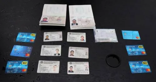La SSP del Estado detuvo a un hombre en posesión de identificaciones apócrifas
