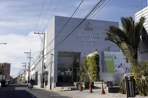 El Issste no contrata a sus trabajadores a través de agencias de personal