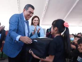 Con Beneficencia Pública, gobierno estatal se ocupa por mejorar calidad de vida de poblanas y poblanos