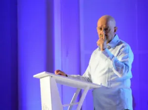 Carlos Salinas fustiga el populismo y el neoliberalismo