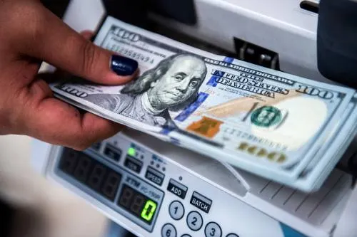 Dólar sin cambios; abre en 18.13 pesos a la venta