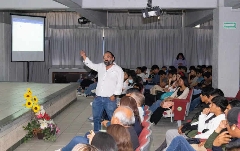 UTTECAM fomenta el pensamiento matemático con conferencia
