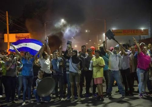 Suman 10 muertos en Nicaragua por disturbios; sale el Ejército
