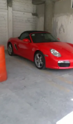El Extraño Dueño del Extraño Porsche Rojo del PRI