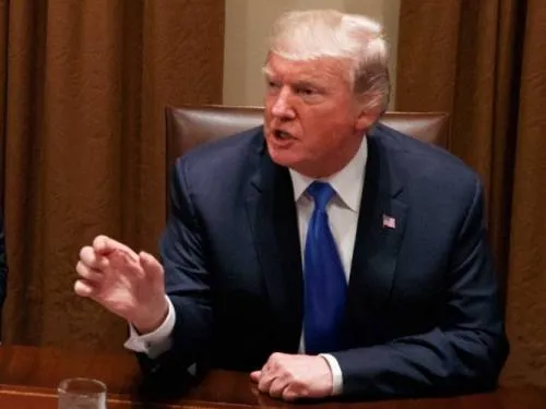 Con tuit, Trump niega acuerdo con demócratas sobre el DACA