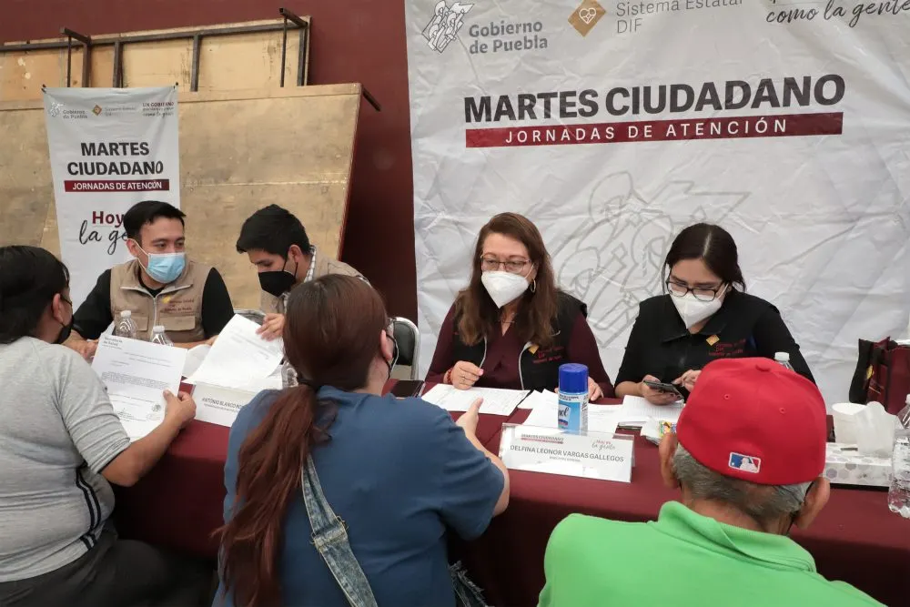 Con silla de ruedas especializada, SEDIF mejora calidad de vida de infante