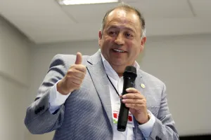 Exhorta Rivera uso eficiente de recursos y evitar desvíos electorales
