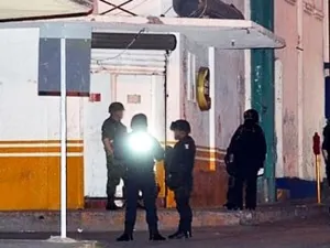 Encapuchado entra a bar y ejecuta a 7 en Chihuahua
