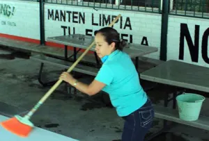 Reportan 50 escuelas dañadas por el frente frío 12