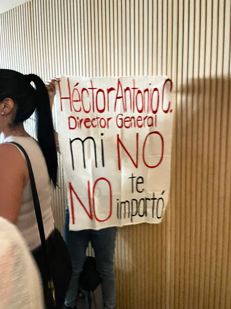 Protestan contra director de Orquesta Filarmónica de Puebla, lo acusan de violador