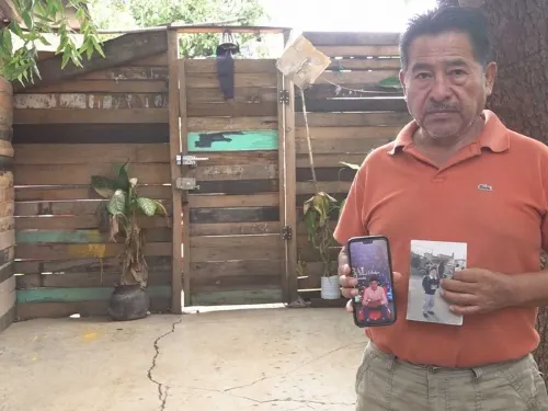 Policías de Oaxaca golpean a jóvenes; uno muere
