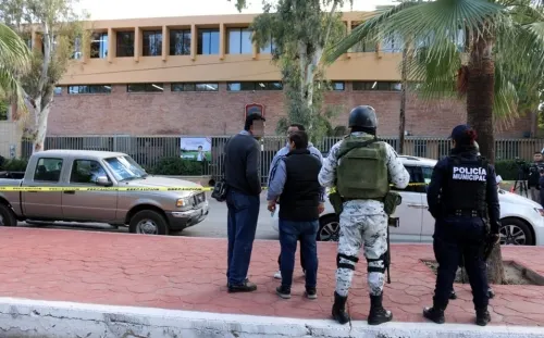 Autoridades sospechan que autor de tiroteo en colegio de Torreón sabía manejar armas