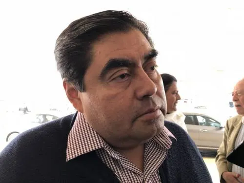 Giles es “un cínico” por encubrir propaganda excesiva de MEA