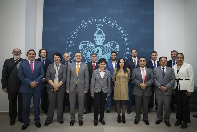 Nombra Lilia Cedillo a la primera línea de funcionarios de la BUAP