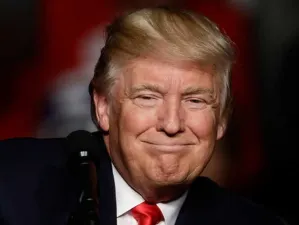 Trump desea feliz Año Nuevo a sus ‘muchos enemigos’