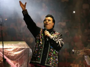 Homenaje a Juan Gabriel supera precios de Björk y Justin Bieber