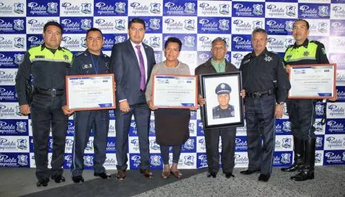 Reciben Policías municipales de puebla reconocimiento del sector empresarial