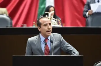 Condena diputado Mario Riestra gasto de 4.3 mmdp en béisbol, pero negativa a reconstruir y remodelar hospital