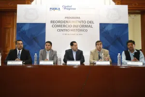 Municipio y comerciantes presentan programa contra ambulantes