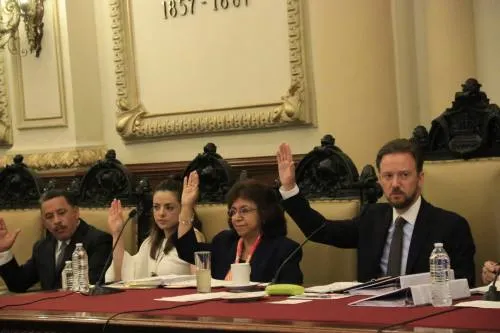 Desbandada de regidores, siete piden licencia para participar en proceso electoral