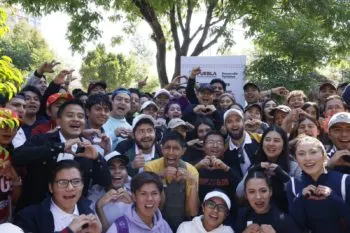 Gobernador Armenta convive con jóvenes y comparte proyectos de desarrollo