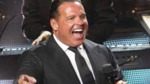 Disquera de Luis Miguel lo demanda