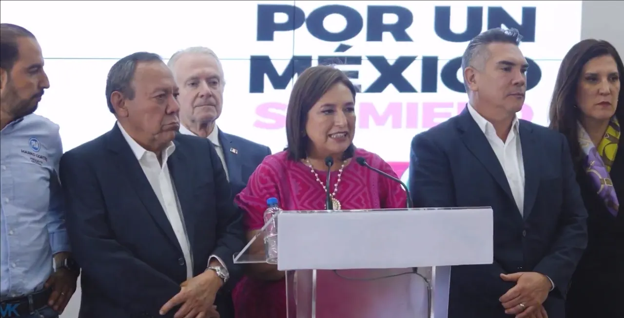 Xóchitl Gálvez pide al INE cancelar las “mañaneras” de López Obrador