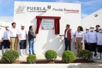 Sergio Salomón Céspedes inauguró el Rastro Municipal de Chalchicomula de Sesma
