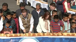 Cientos de menores disfrutaron de la Rosca de Reyes en el Zócalo