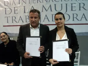 Signan convenio de colaboración STPS y BUAP
